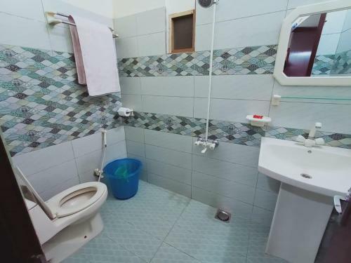 Hostal Rehaish Inn Guest House