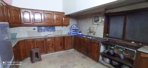 Hostal Rehaish Inn Guest House