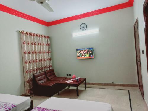 Cosy Inn Hotel Near Millennium