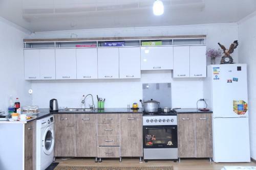 Tashtanbay Ata Guest House