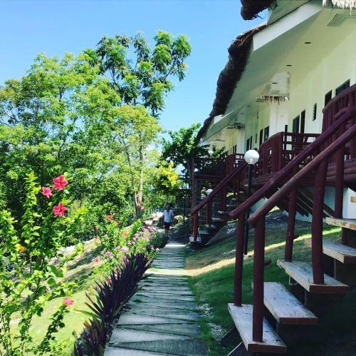 Hotel Cuestas Beach Resort And Restaurant