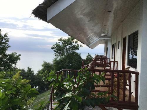 Hotel Cuestas Beach Resort And Restaurant