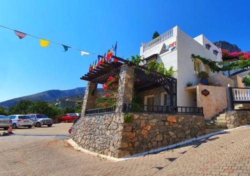 Hotel Korifi Suites