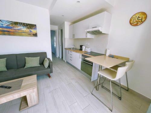 Apartamento Sea Breeze Residencial San Valentin