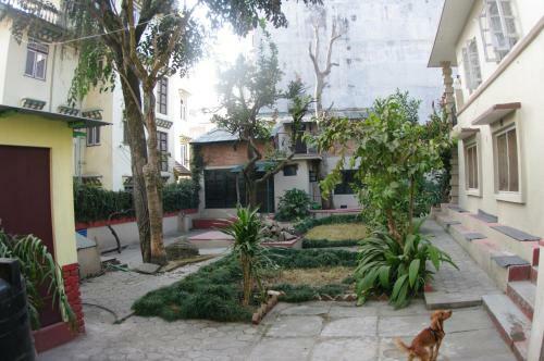 Hostal Laughing Buddha Hotel & Garden Theater
