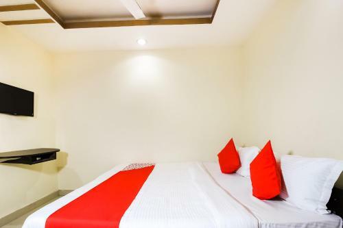 Oyo 786 Hotel Shree Guru Annex
