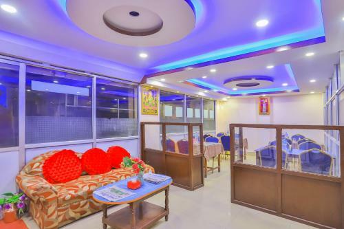 Oyo 656 Hotel Shree Guru