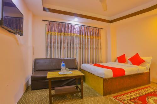 Oyo 656 Hotel Shree Guru