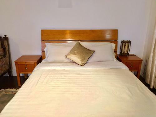 White Tara Apartment