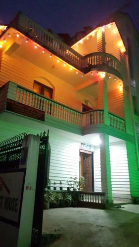 Bed & Breakfast Bnb Royal Tourist House