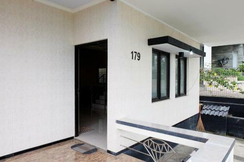 Double E Villa