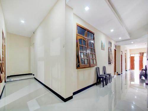 Hotel Oyo 90175 Tl Guest House