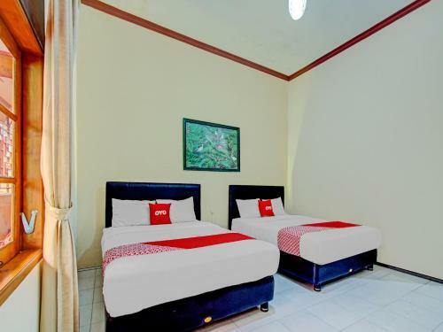 Oyo 90247 Hotel Palereman Soerabaia