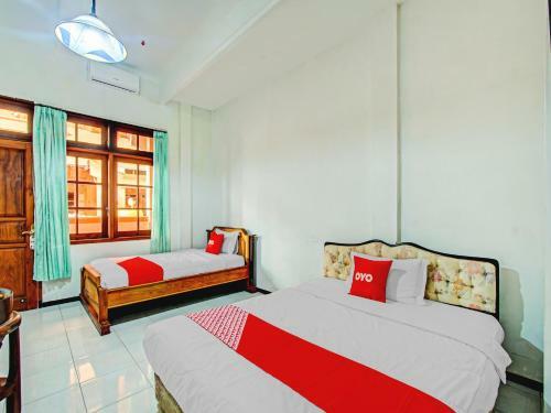 Oyo 90247 Hotel Palereman Soerabaia