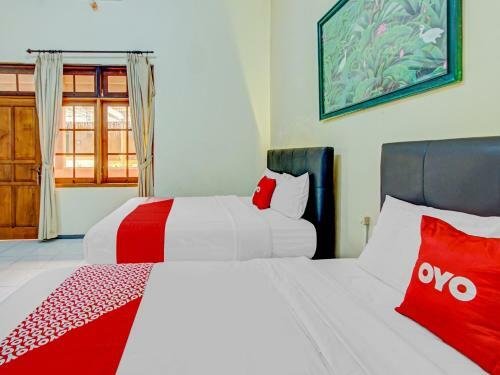 Oyo 90247 Hotel Palereman Soerabaia