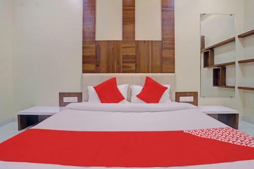 Oyo 81281 Hotel Jay Mahakali