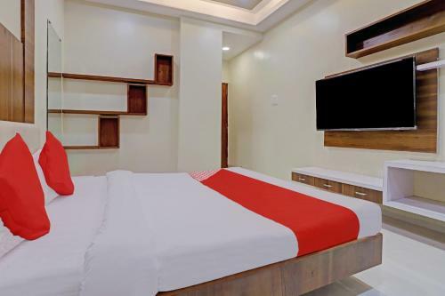 Oyo 81281 Hotel Jay Mahakali