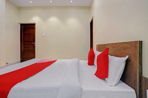 Oyo 81281 Hotel Jay Mahakali