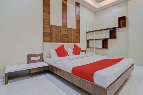 Oyo 81281 Hotel Jay Mahakali