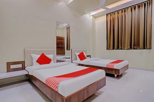 Oyo 81281 Hotel Jay Mahakali