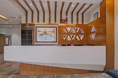 Oyo 81281 Hotel Jay Mahakali