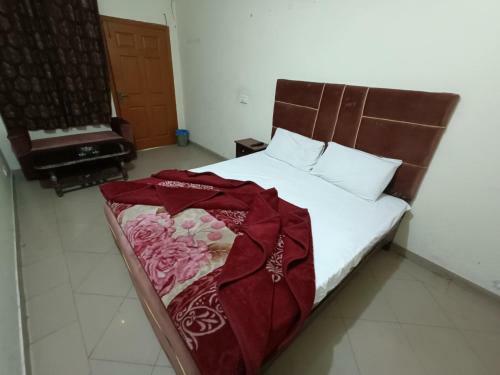 New Hajveri Hotel Lahore
