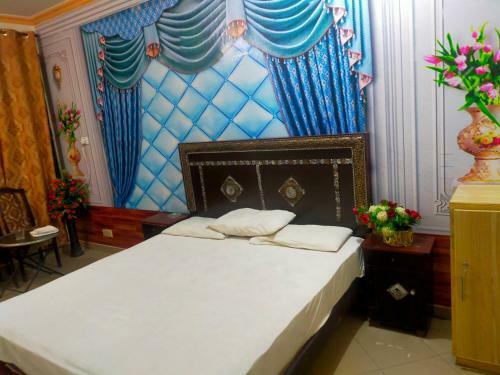 New Hajveri Hotel Lahore