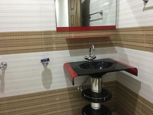Apartment Near Shaukat Khanum