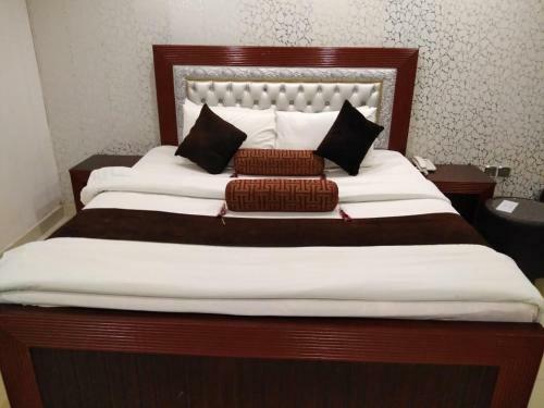 The Rich Hotel