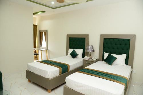 Hotel Deluxe Johar Town Lahore