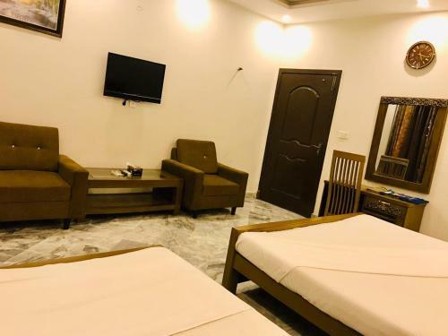 Hotel Pakeeza One