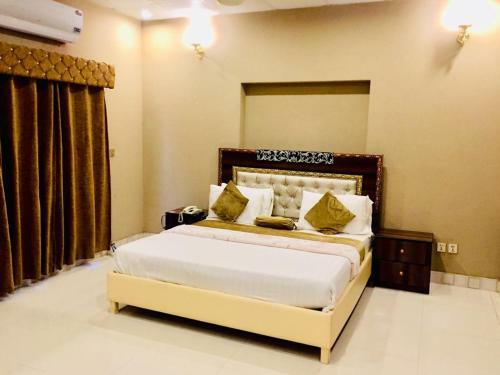 Hotel Days Inn Lahore