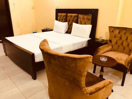 Bed & Breakfast Luxury Hotel Rooms At Mm Alam Road
