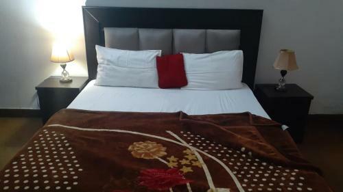 Bed & Breakfast Luxury Hotel Rooms At Mm Alam Road