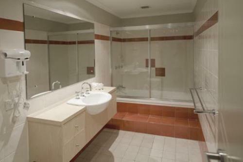 Rose Palace Hotel, Gulberg