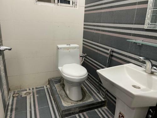1 Bed Brand New Corner Apartment