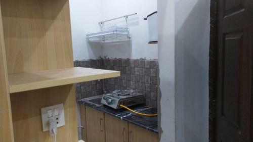 1 Bed Brand New Corner Apartment