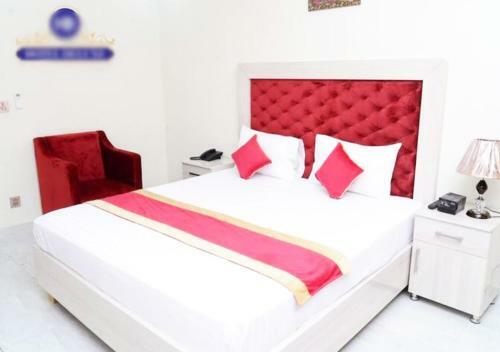 Family Hotel Johar Town