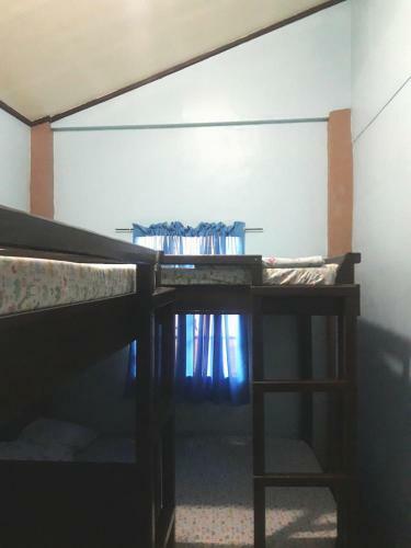 Hostal R D J Homestay