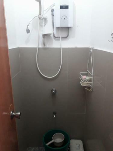 Hostal R D J Homestay