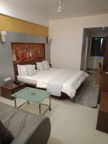 Hotel The Laksh Residencys