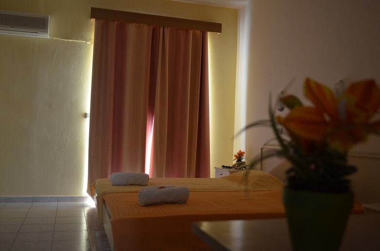 Aparthotel Kremasti Memories