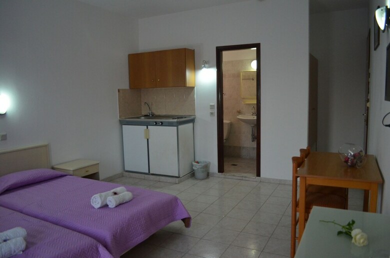 Aparthotel Kremasti Memories
