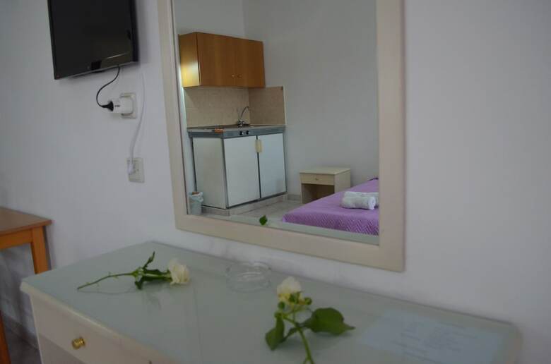 Aparthotel Kremasti Memories