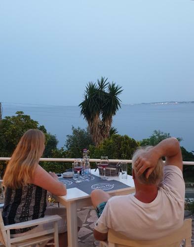Stefanosplace Aparthotel Sea View
