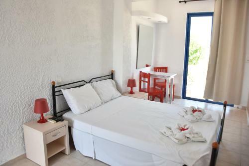 Hostal Kiotari Beach Apartments