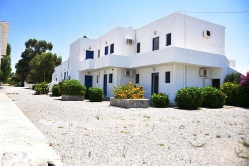 Hostal Kiotari Beach Apartments