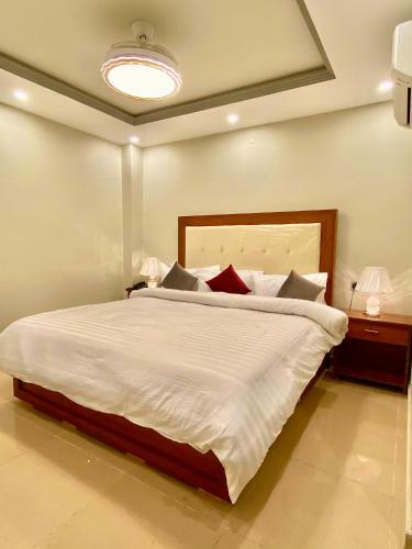 Grand Luxury Hotel