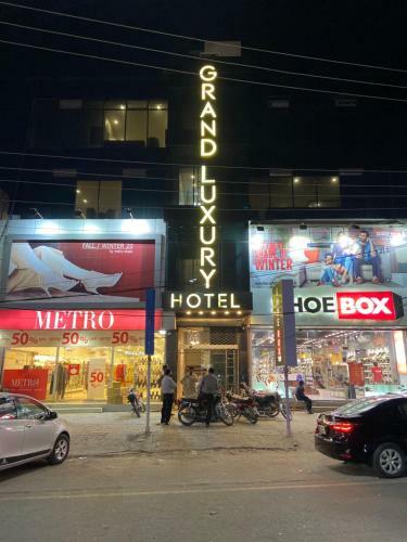 Grand Luxury Hotel