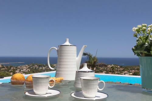Impeccable 4-bed Villa